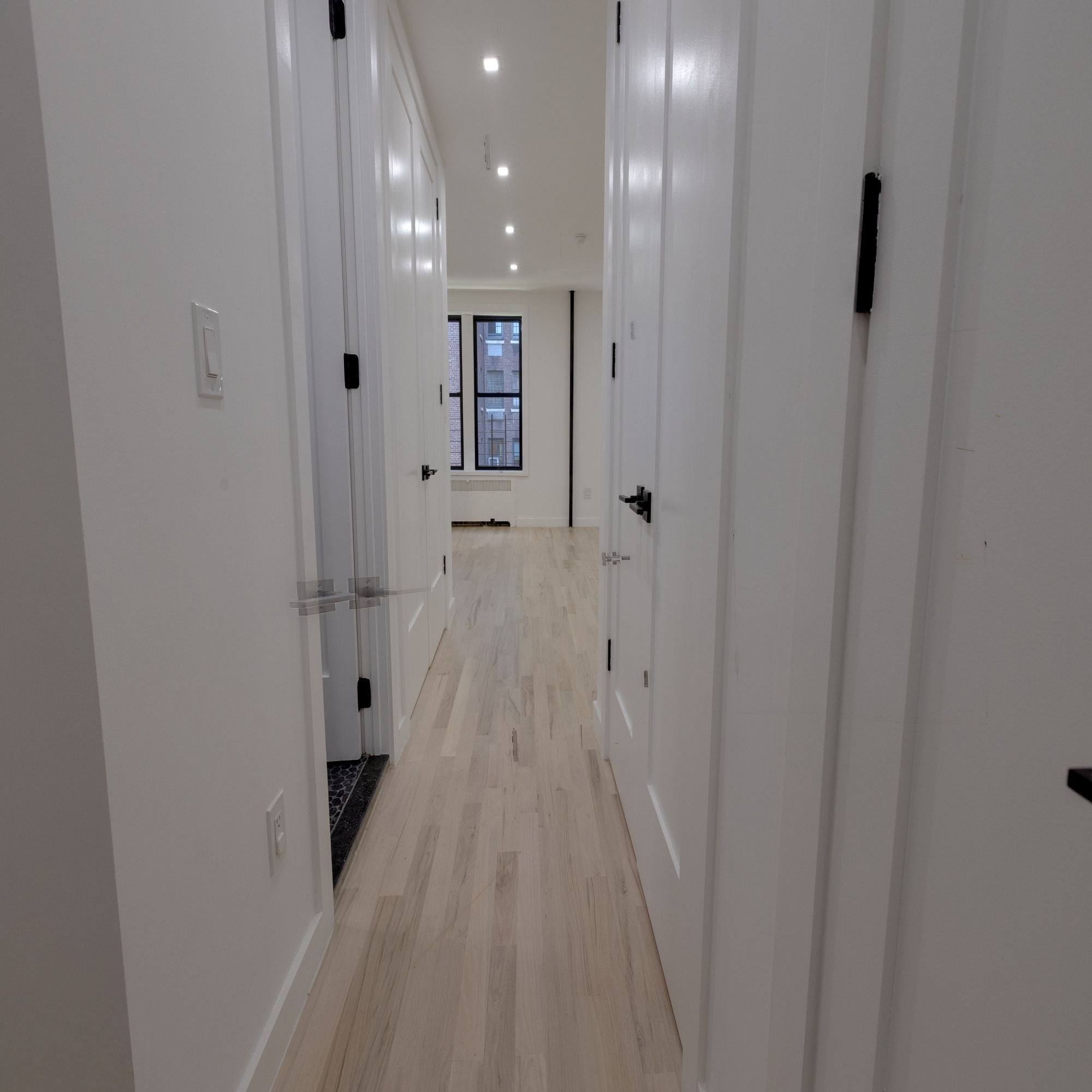 529 East 85th Street, New York, NY, USA - Image 1
