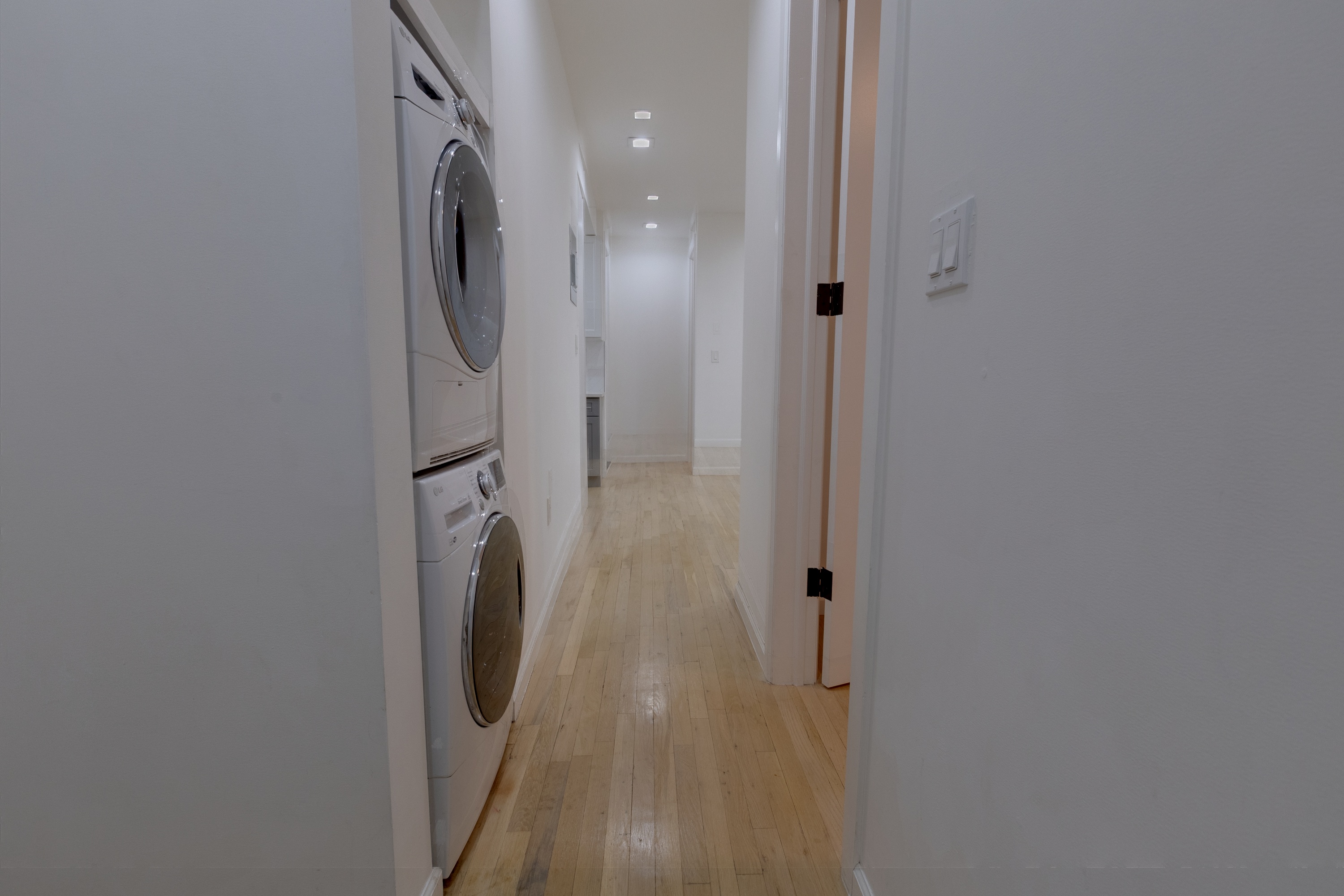 309 West 99th Street, New York, NY, USA - Image 1